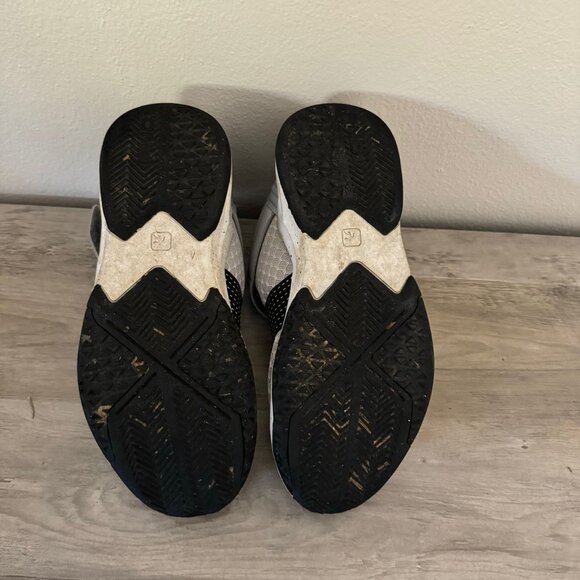 Boys AND1 Basketball Sneakers, Size 6 - Picture 4 of 5